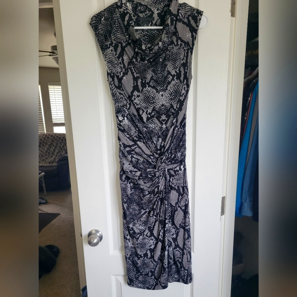 Kenneth Cole chint knotted front snake print dress. Petite Large